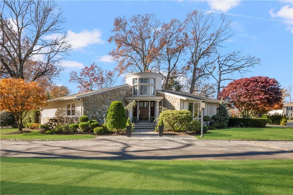 Property Photo: 315 Meshanticut Valley Parkway RI 02920