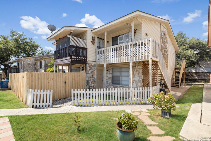 5818 Shadow Glen  San Antonio TX 78240 photo