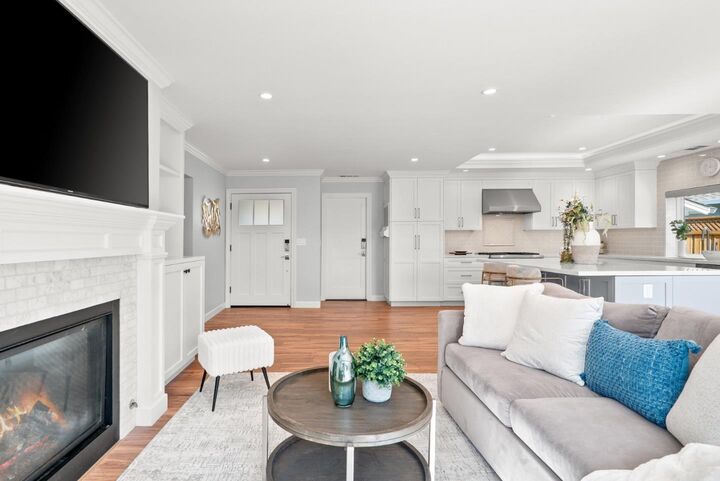Property Photo:  325 Crestview Drive  CA 95050 