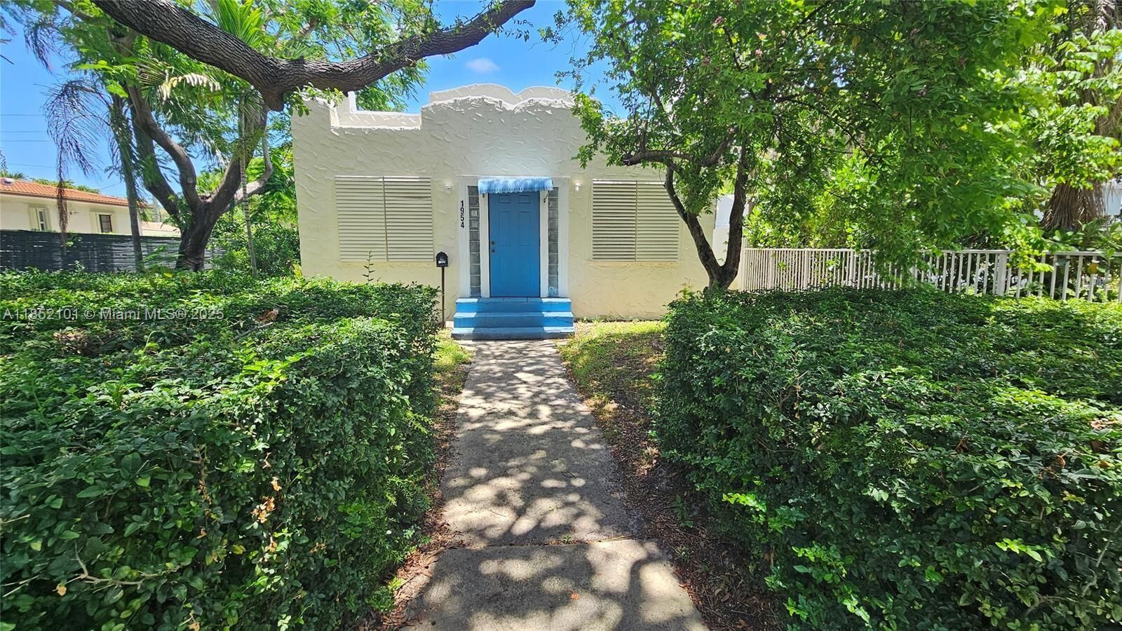 Property Photo:  1954 Dewey St  FL 33020 