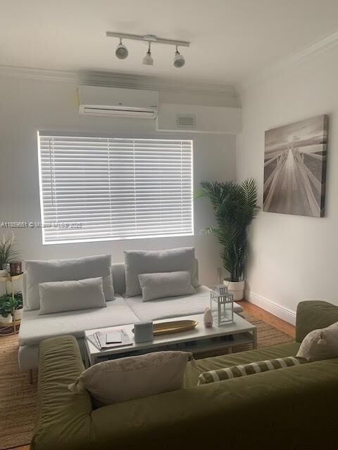 Property Photo: 830 10th St 1 FL 33139