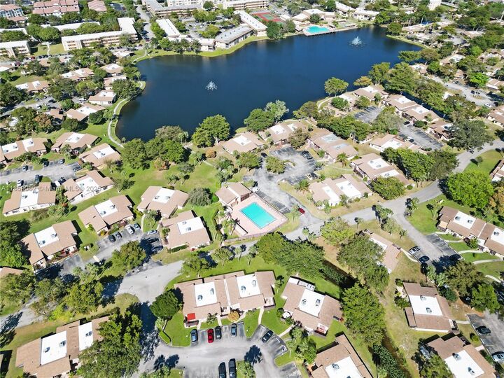 Property Photo: 114 Essex Rd 1-36 FL 33024