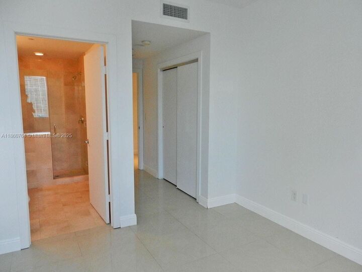 Property Photo: 1050 Brickell Ave 2620 FL 33131
