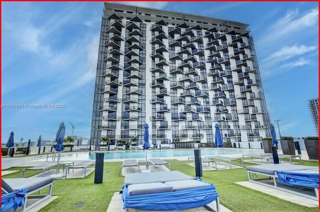 Property Photo: 5300 Paseo Blvd 511 FL 33166