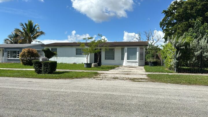 10848 SW 222nd Dr  Miami FL 33170 photo
