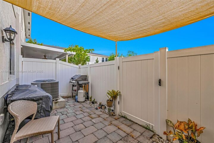 Property Photo: 730 SW 12th St FL 33034