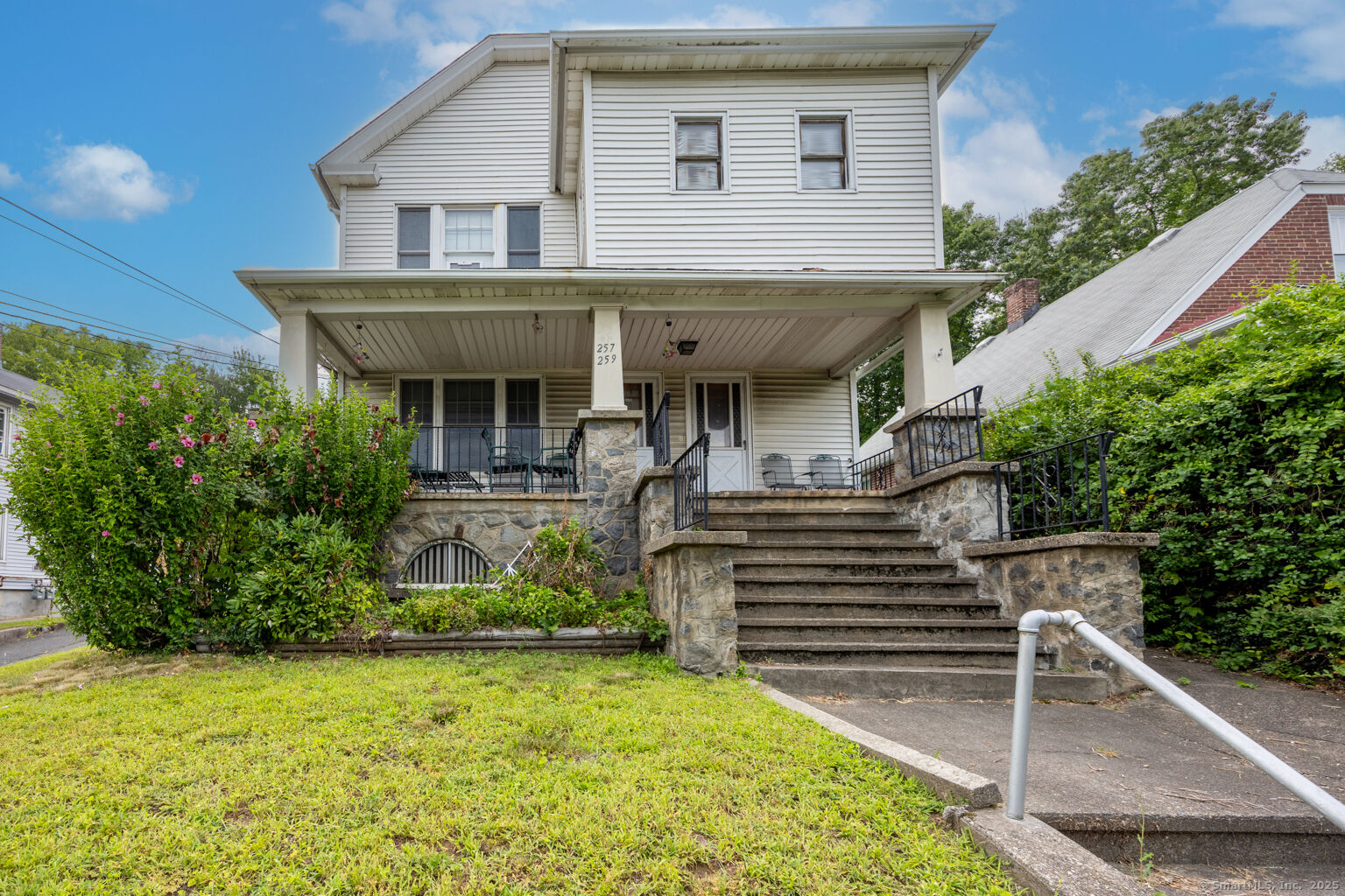 Property Photo:  257 Wolcott Street  CT 06705 