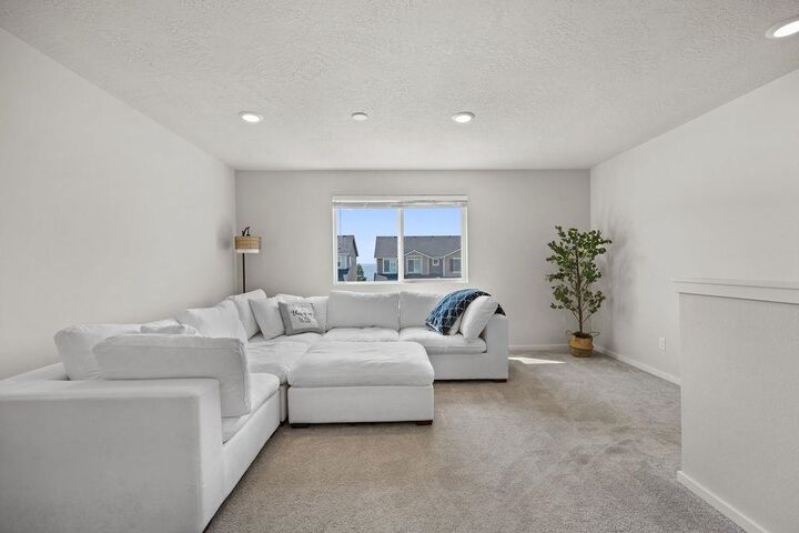 Property Photo:  10888 N Paiute St  WA 99208 