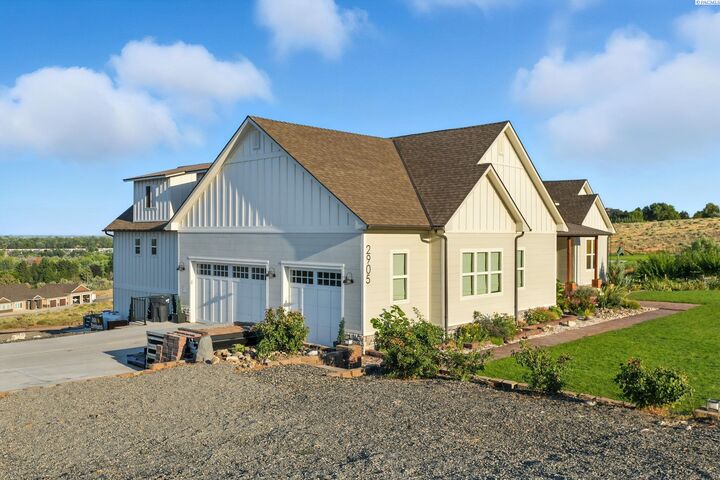 Property Photo:  2905 Mt Adams View Drive  WA 99353 