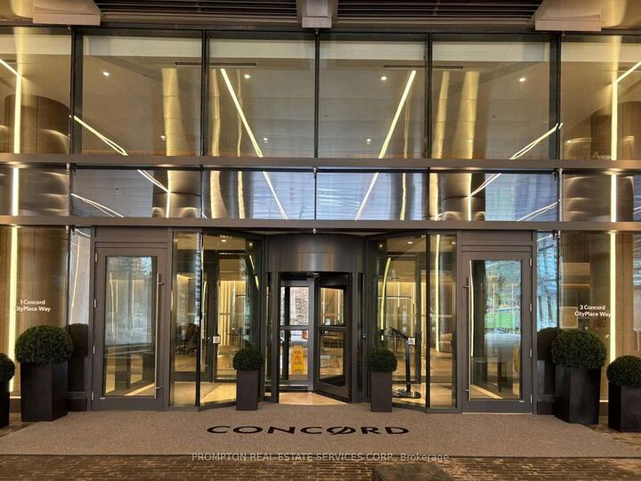 Property Photo: 3 Concord Cityplace Way 720 ON M5V 0X4