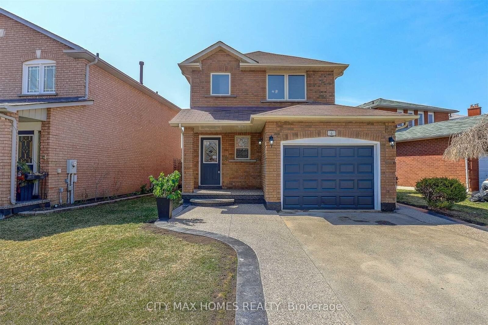 Property Photo: 4 Cranberry Crescent ON L6Y 4P6