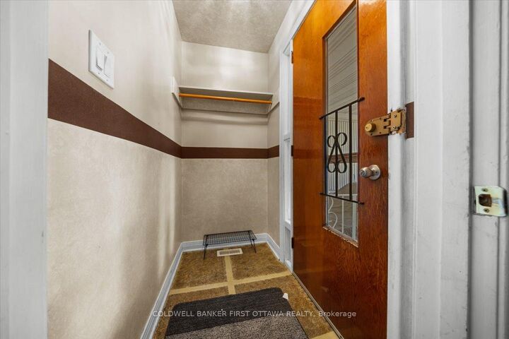 Property Photo: 2146 Rushton Road ON K2A 1N7