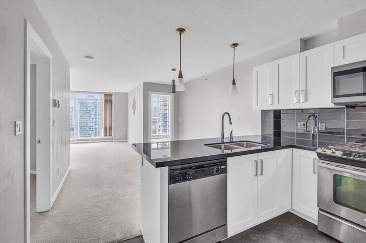 Property Photo:  2133 Douglas Road 1809  BC V5C 0E9 