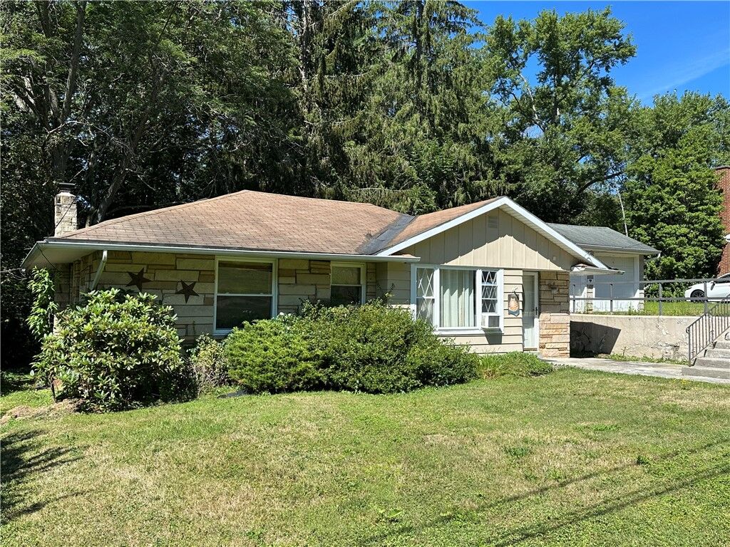 Property Photo:  7 Vista Avenue Extension  PA 16701 