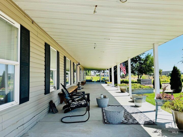 Property Photo: 275 N Meridian ID 83350