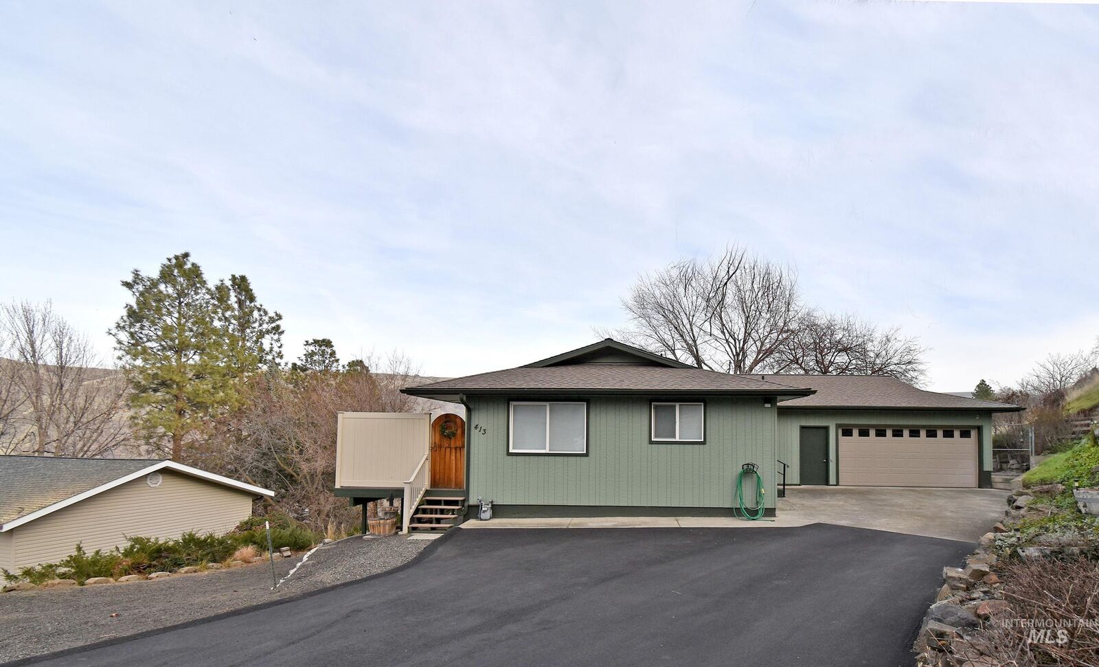 Property Photo:  413 Garfield Street  WA 99402 