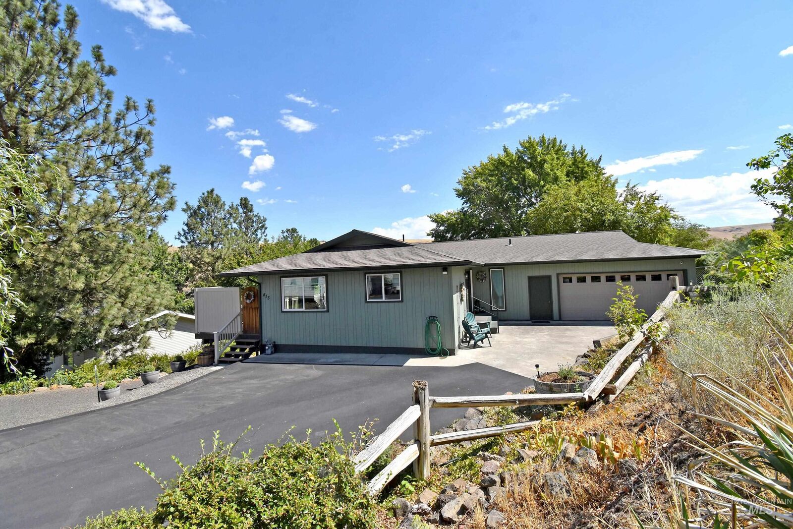 Property Photo:  413 Garfield Street  WA 99402 