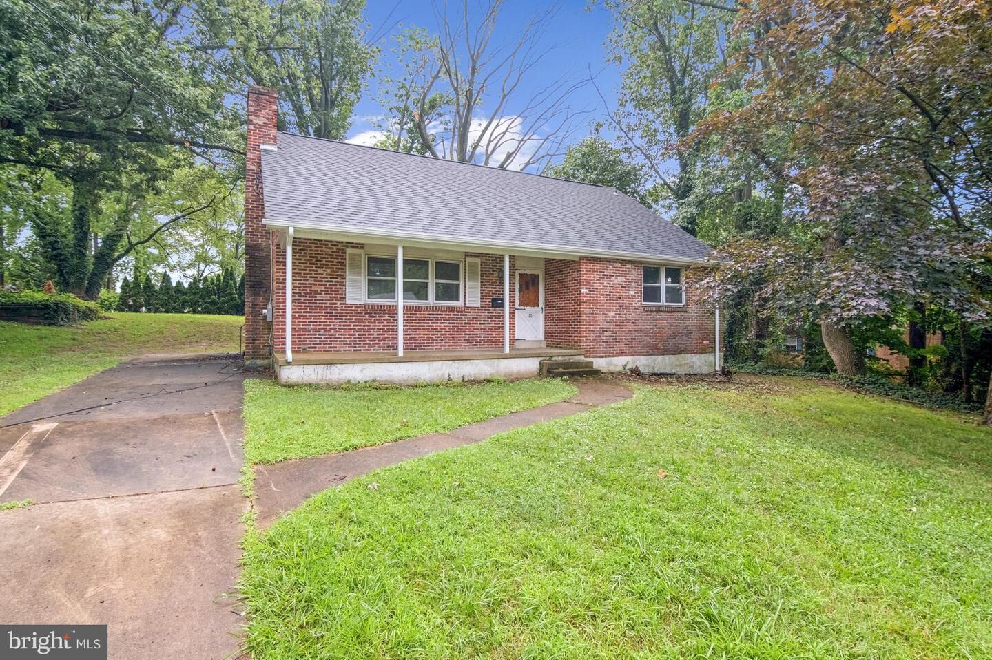 Property Photo:  210 Beechwood Road  DE 19809 