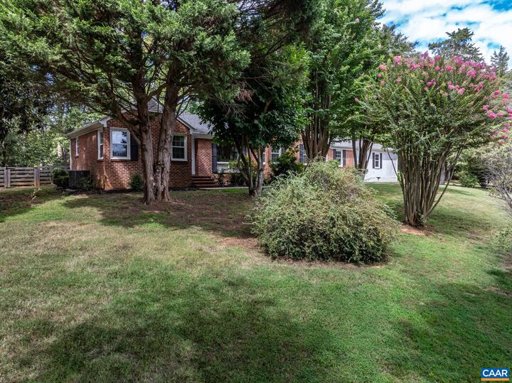Property Photo: 3304 Keswick Rd VA 22947