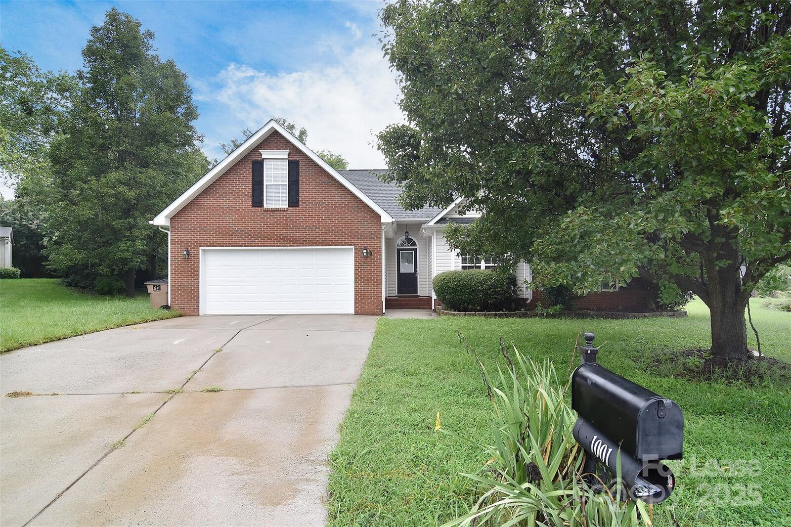 Property Photo:  1001 Galena Chase Drive  NC 28079 