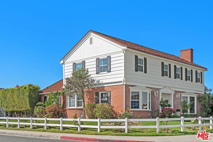 Property Photo: 4300 Don Felipe Dr CA 90008