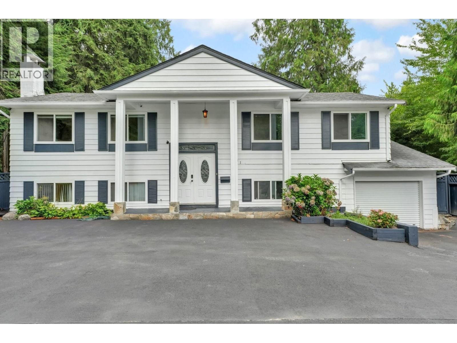 Photo de la propriété: 1081 Lincoln Avenue BC V3B 4Z5