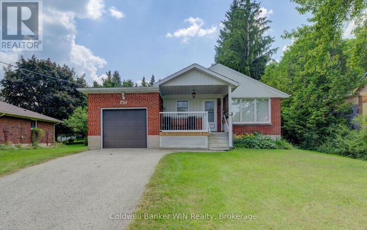 Property Photo: 724 Waterloo Street ON N0G 2L3