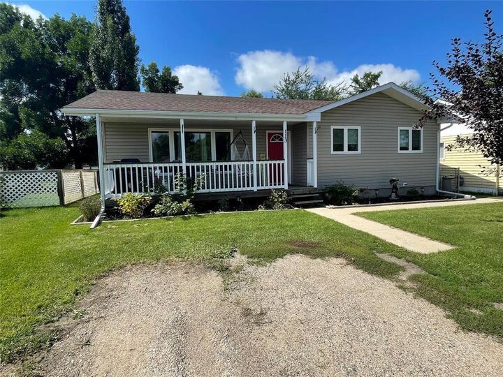 113 Ottawa Street  Carberry MB R0K 0H0 photo