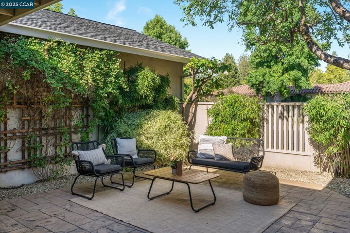 Property Photo:  131 Clover Hill Court  CA 94526 