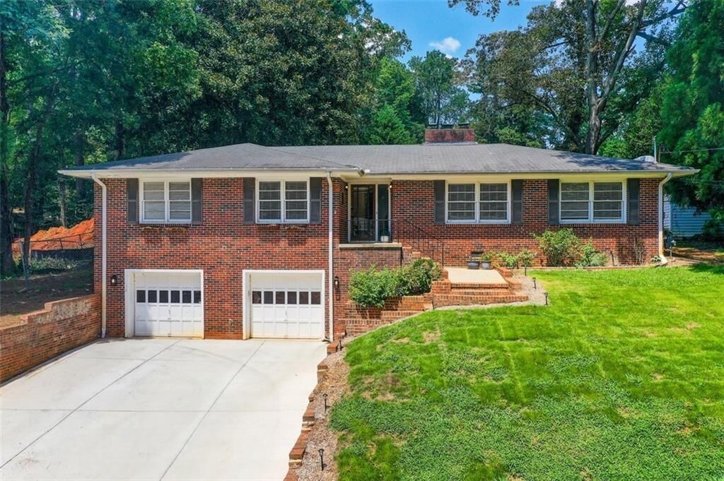 Property Photo: 636 Pauley Place GA 30328