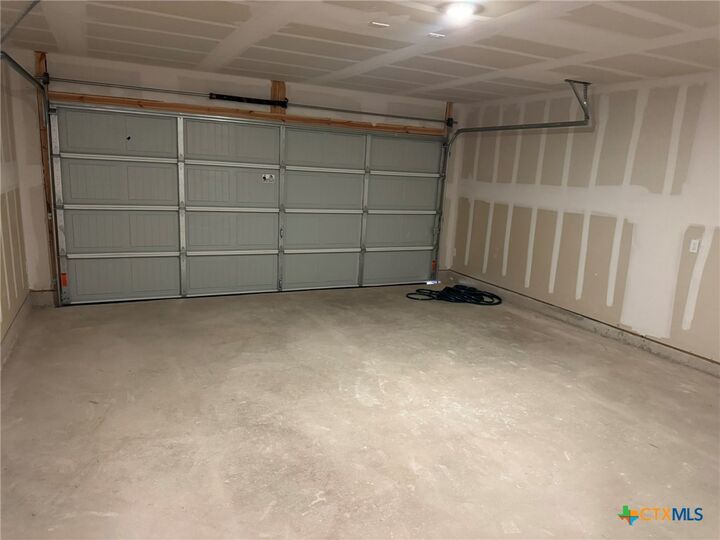 Property Photo:  