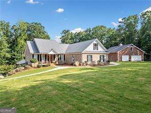 Property Photo: 386 N Victoria Road GA 30189