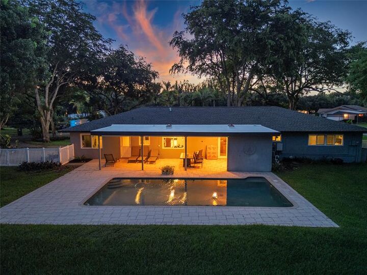 Property Photo:  4000 SW 109th Ave  FL 33328 