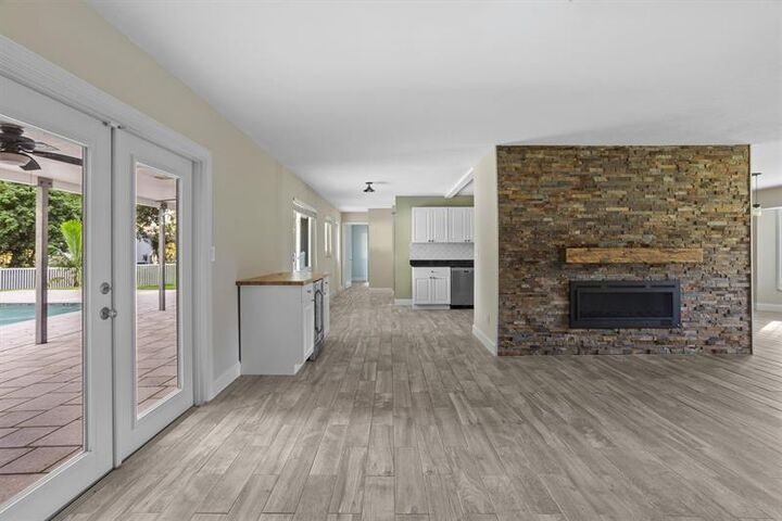 Property Photo:  4000 109th Ave  FL 33328 