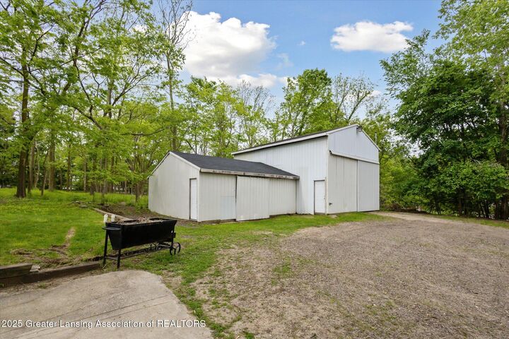 Property Photo: 1900 Kaplan Street MI 48917