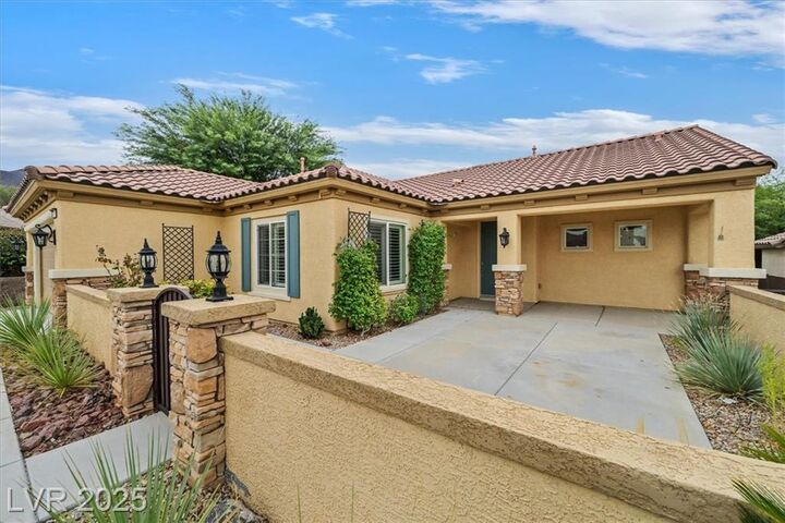 Property Photo: 2099 Gunnison Place NV 89044