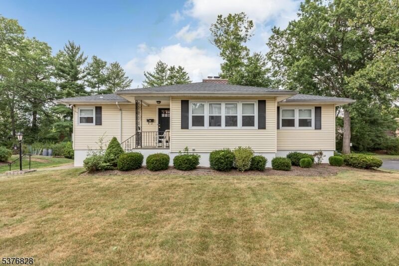 Property Photo:  96 North St  NJ 07940 