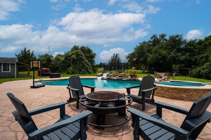 Property Photo: 305 Affleck Road TX 77833