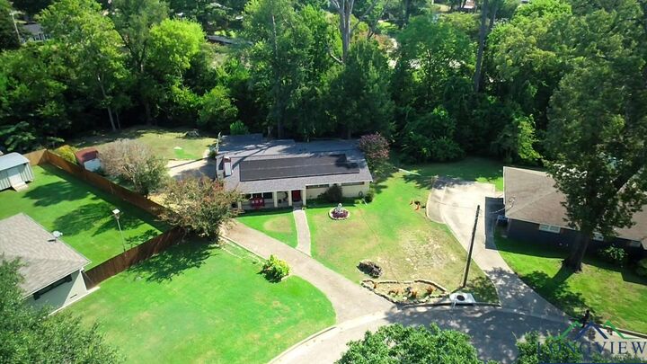 Property Photo: 209 Westchester St TX 75601