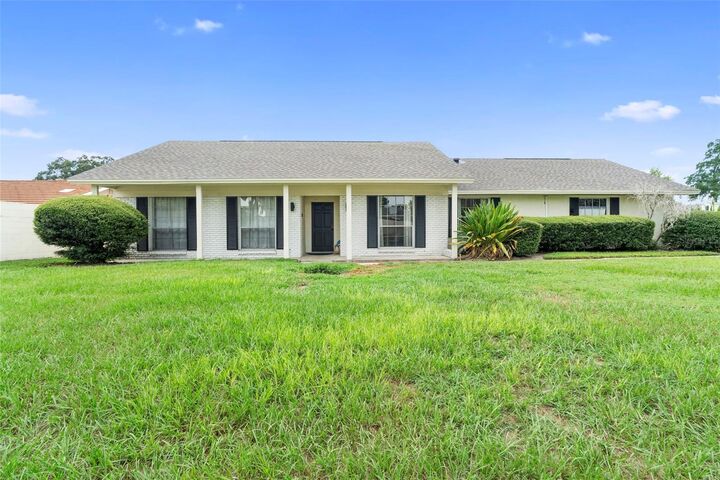 Property Photo:  4520 Lake Gem Circle  FL 32806 