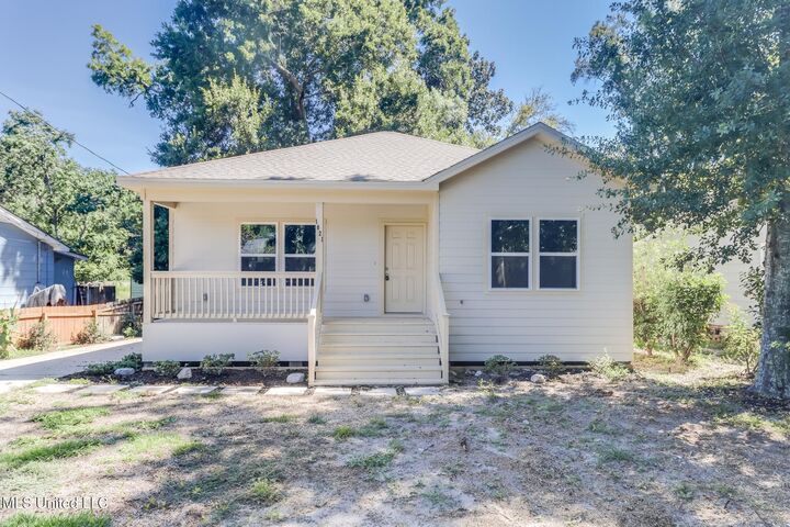 Property Photo:  1021 27th Street  MS 39501 