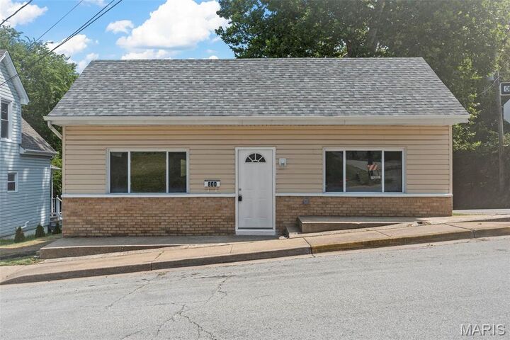 800 N 4th Street  St Charles MO 63301 photo