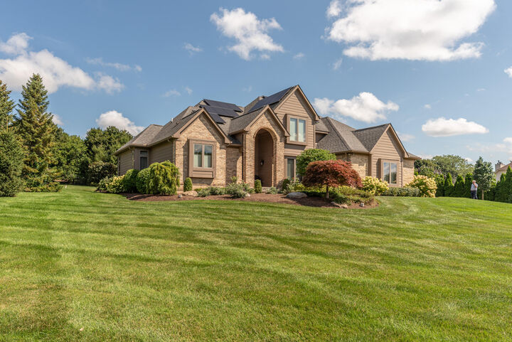 Property Photo:  3230 Golfview Drive  MI 48176 