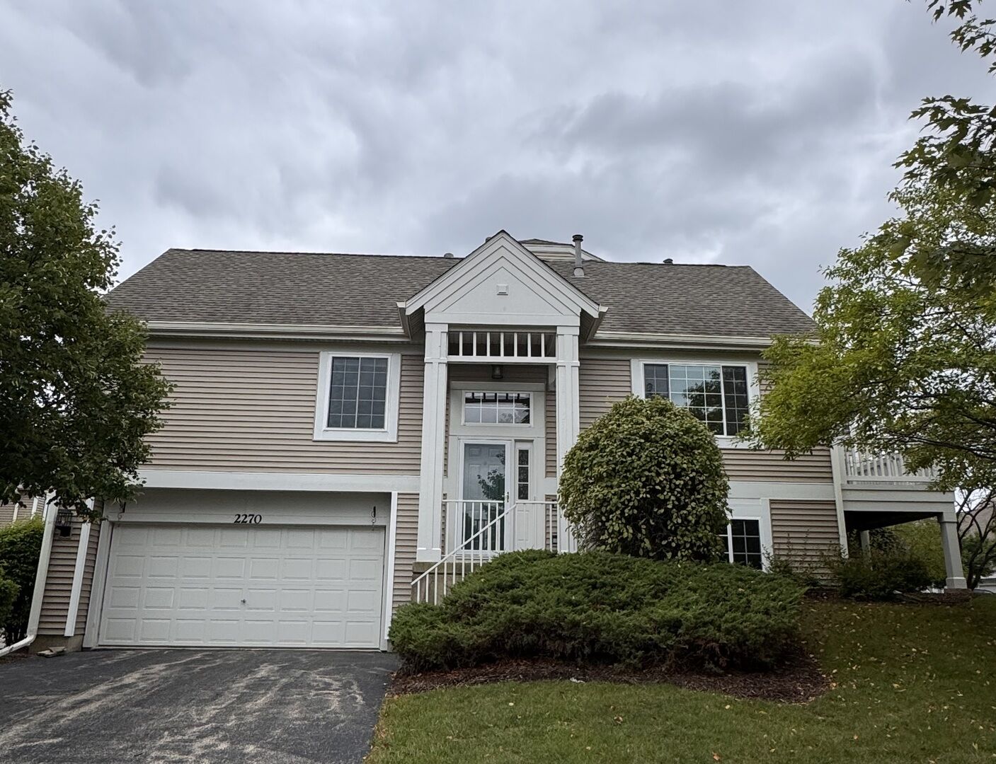 Property Photo:  2270 Twilight Drive 2270  IL 60503 