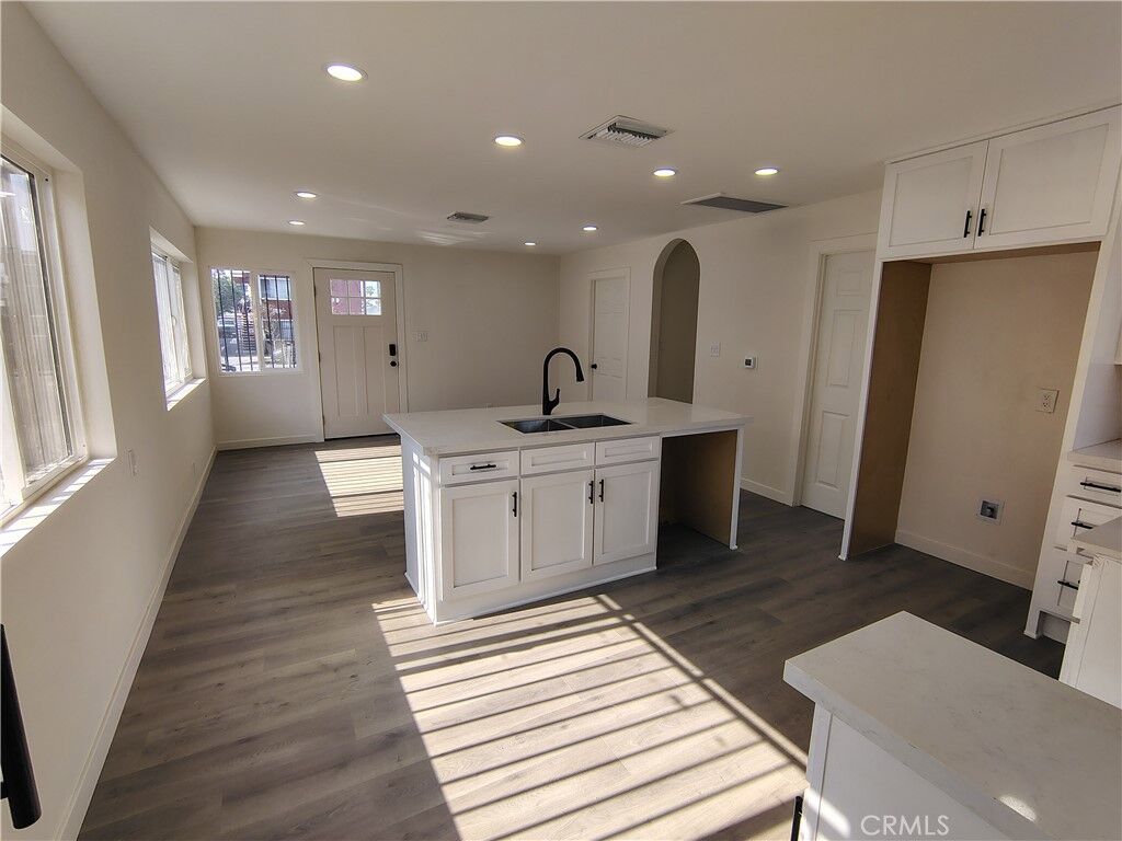 Property Photo:  231 E Century Boulevard  CA 90003 