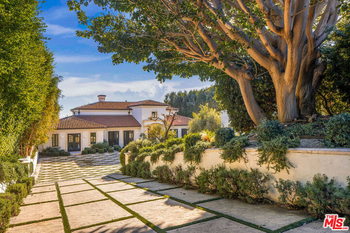 Property Photo:  24824 Pacific Coast Highway  CA 90265 