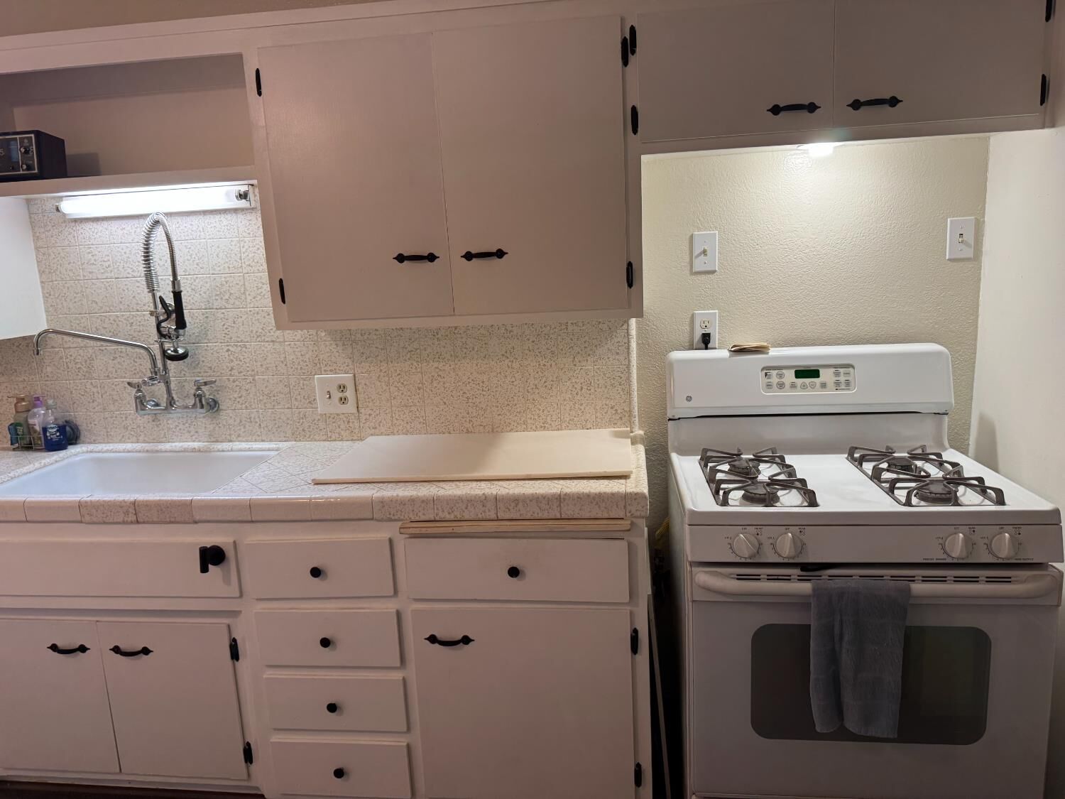 Property Photo: 214 Bay Drive CA 95815