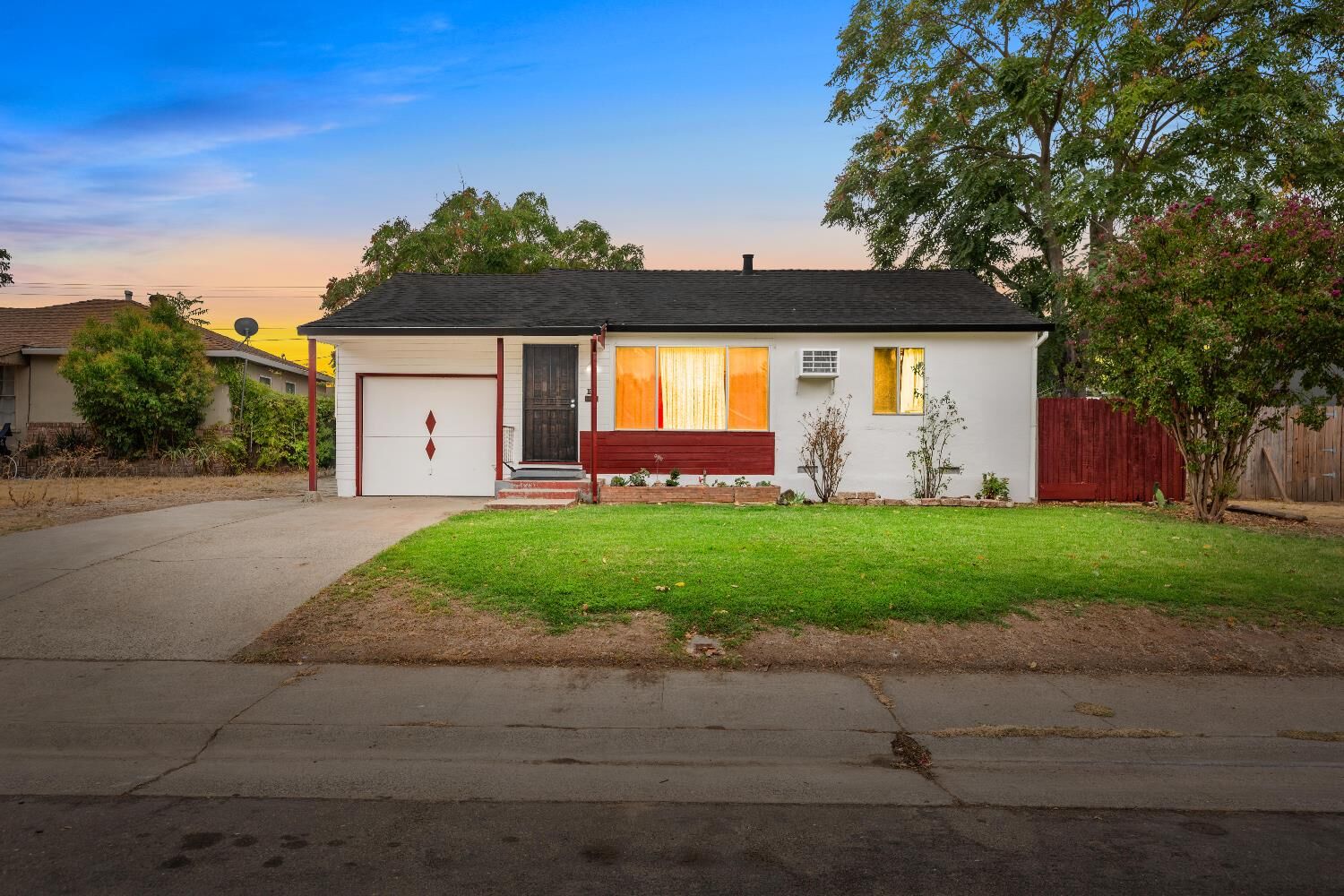 Property Photo:  214 Bay Drive  CA 95815 
