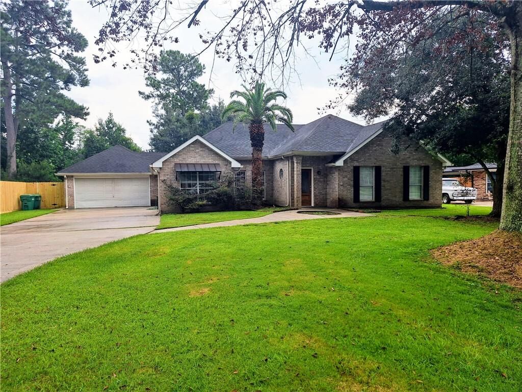 Property Photo: 1410 Lake Village Boulevard LA 70461