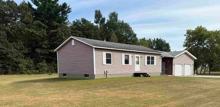 Property Photo: 52 Sandy Acres Drive VT 05459